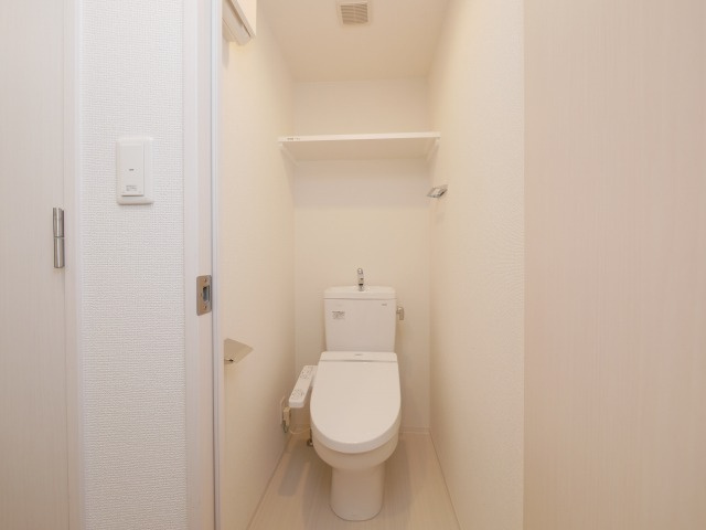 大阪市西区川口３丁目の賃貸マンションのトイレ