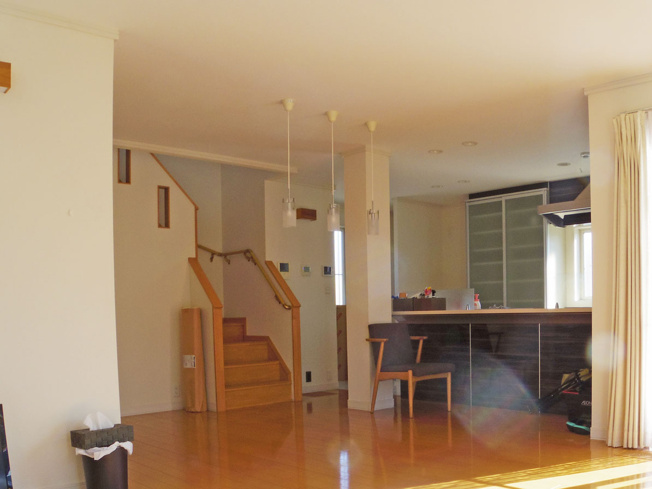 【居間・リビング】 | 御殿場市川島田 中古住宅 EH04901 | 御殿場市川島田　リビング