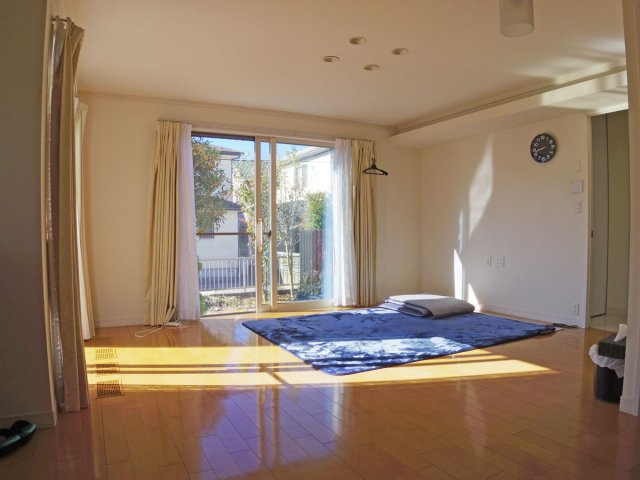 【居間・リビング】 | 御殿場市川島田 中古住宅 EH04901 | 御殿場市川島田　リビング