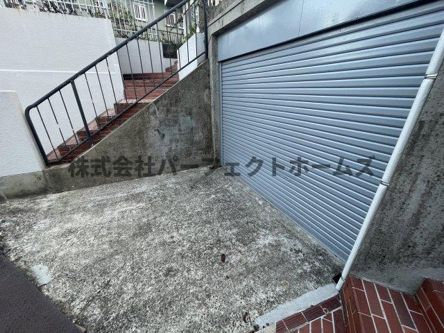 杉山手３丁目戸建の駐車場|駐車スペースもあります