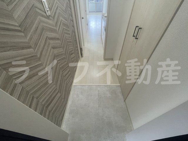 クリエオーレ菱江Ⅱの玄関|落ち着いた玄関です