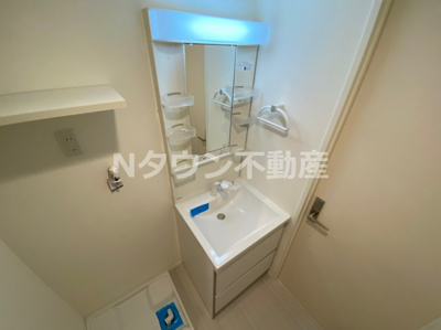 【独立洗面台】 | Lino | 朝の支度にも助かる、独立の洗髪洗面化粧台