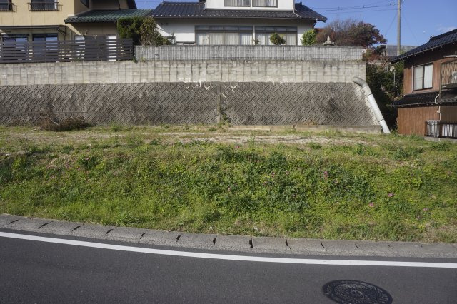 出雲市上塩冶町　建築条件なし　約86坪　間口広々の外観