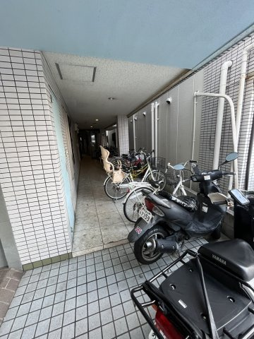 プレアール古川橋の駐車場