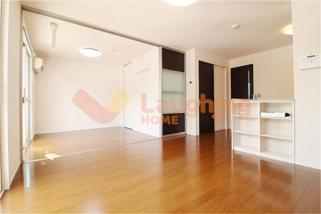 グラン エトワールA棟の居間・リビング