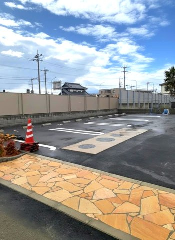 カーサ・フォーリストの駐車場