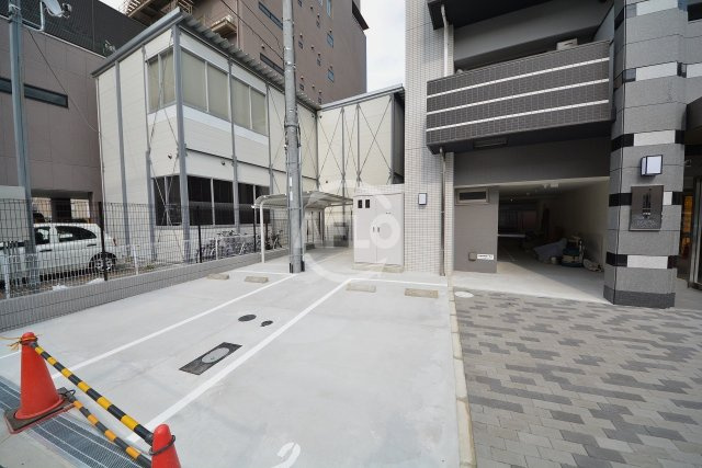 アドバンス上町台プレジールの駐車場|アドバンス上町台プレジール　駐車場