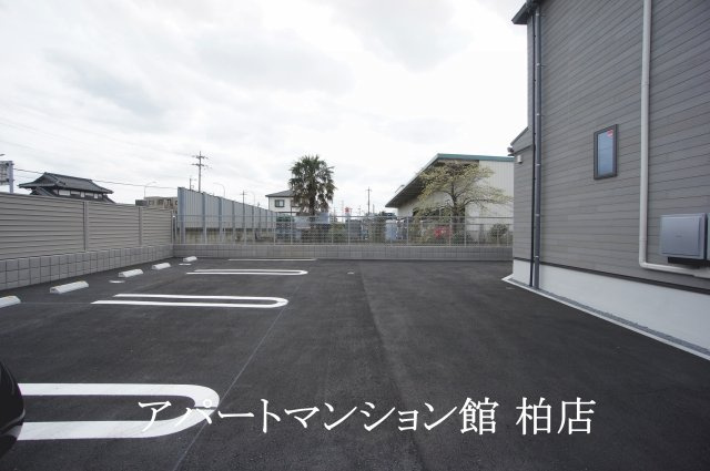 カーサ・フォーリストの駐車場