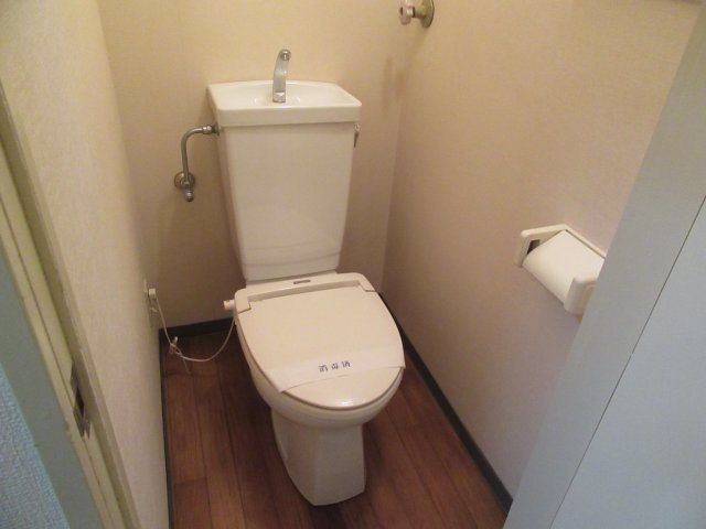 ｙ’ｓ東原のトイレ|コンパクトで使いやすいお風呂です