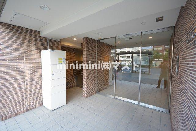 ルーチェ桜川のエントランス