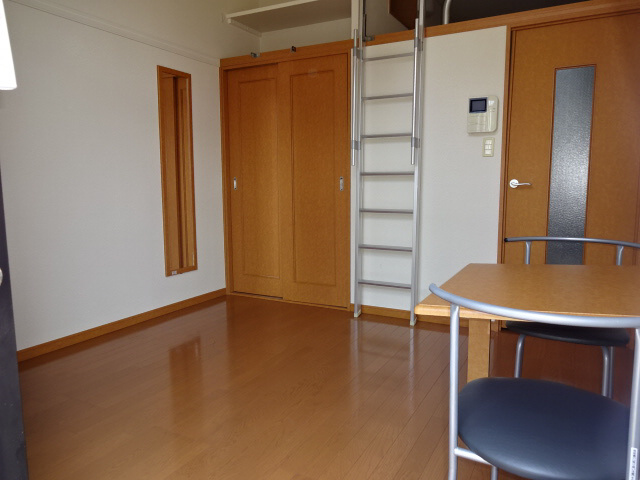 アベニュー高町の居間・リビング