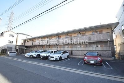 クリエ西山本の駐車場