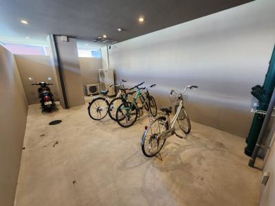 ブーブーヴィラ二条の駐車場|屋内駐輪場