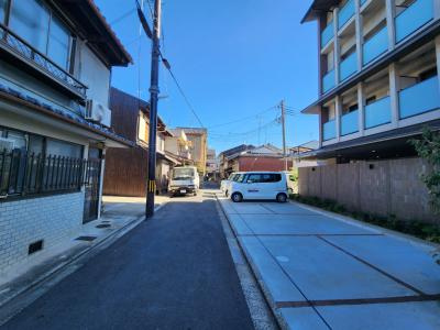 ブーブーヴィラ二条の周辺|前面道路