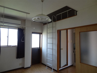 【居間・リビング】 | レジデンス真上