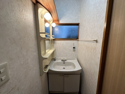 【洗面所】 | 下諏訪町南四王 中古住宅⑥ | 洗面所