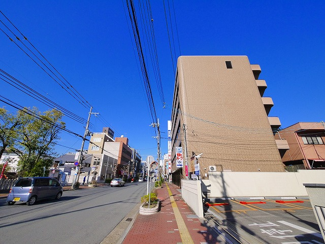 奈良上三条ビルの駐車場