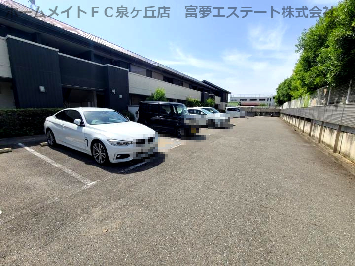 シャーメゾン竹城庵の駐車場
