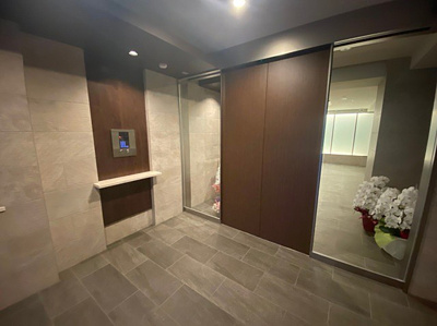 【エントランス】 | ヴェルメリオ本所