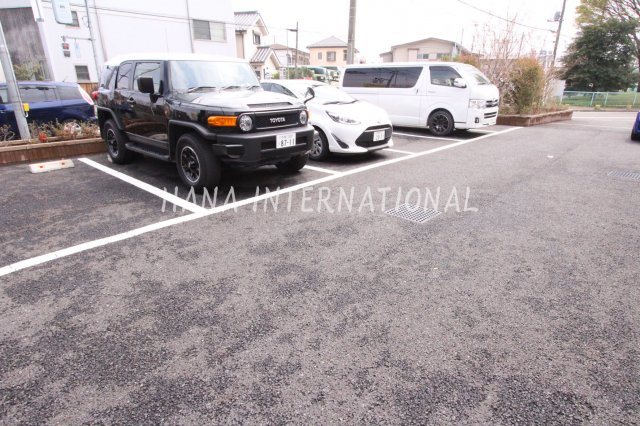 リブリ・クレールⅡの駐車場