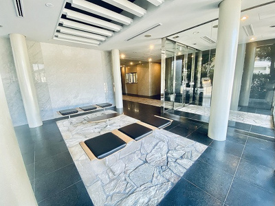 【エントランス】 | メゾン・ド・ヴィレ大阪城公園前 | 清潔なエントランスです