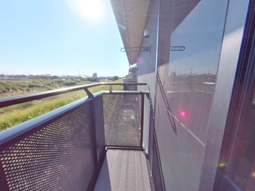 熊本市東区秋津２丁目のアパートのバルコニー