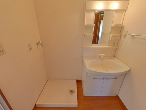 熊本市東区秋津２丁目のアパートの独立洗面台