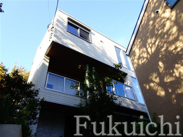 目黒区中目黒3丁目戸建ての外観