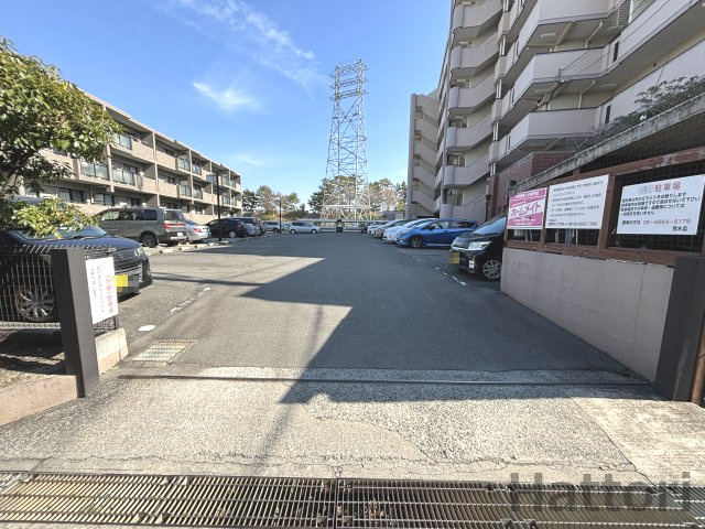 メゾン稲津の駐車場