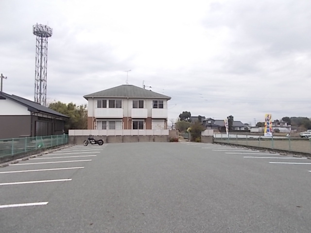 オレンジコーポの駐車場