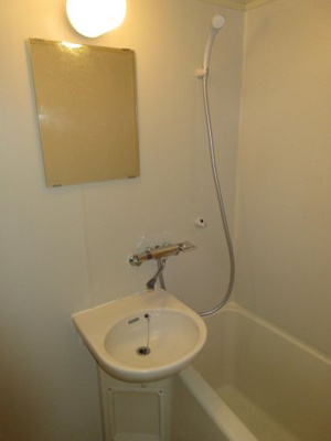 【浴室】 | サクセスハイム清水 | 別号室の写真になります。現況優先。