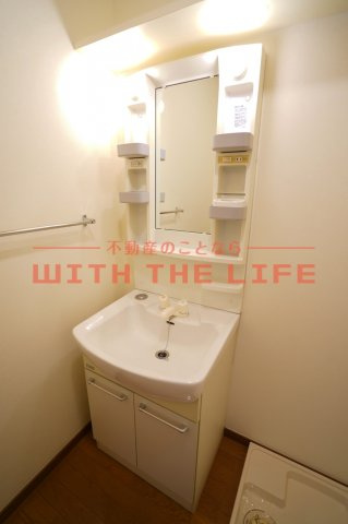 ルーチェクール花畑【キャッシュバック対象物件】の独立洗面台|独立洗面台、朝の身支度には欠かせません