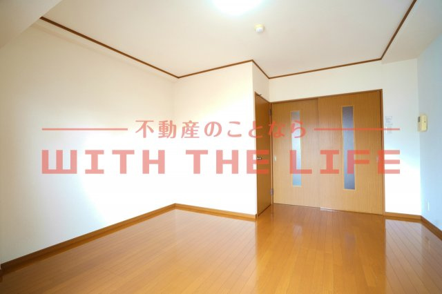 ルーチェクール花畑【キャッシュバック対象物件】の洋室|落ち着いた色調の洋室です