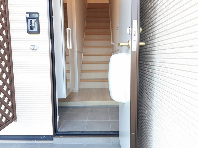 パークヒルズ利根　五番館の玄関