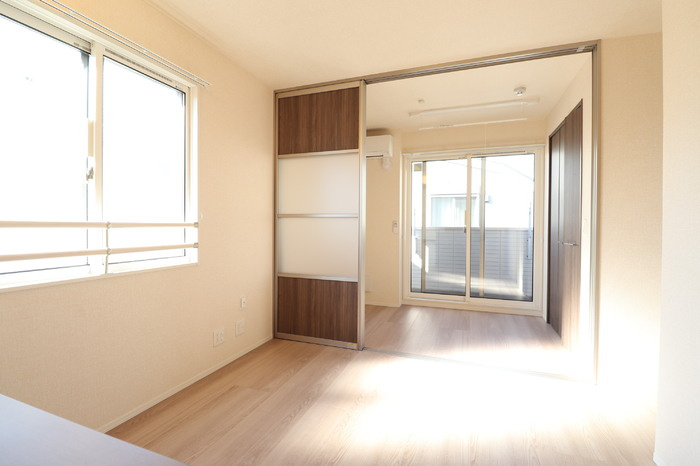 ピュアハイム大倉山の居間・リビング