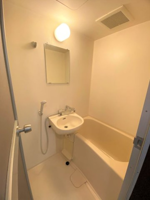 【洗面所】 | ラスティング三宅 | 別号室の写真になります。現況優先。