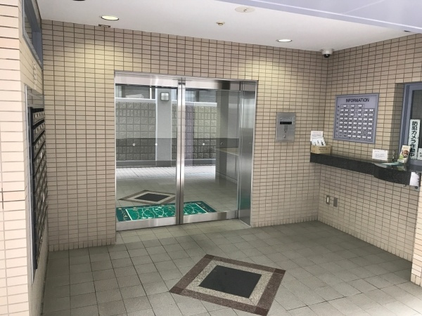 コスモ野洲のエントランス