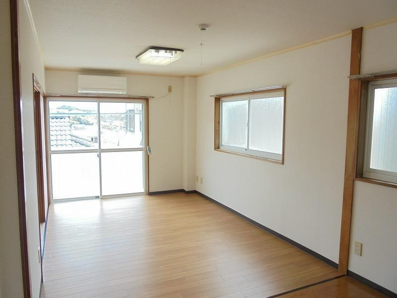 シャトーＫｏｃｈｉ Ⅰの居間・リビング|物件の画像3