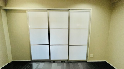 【内装】 | JESUS SQUAREなんば | 明るい色調の室内です