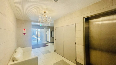 【エントランス】 | JESUS SQUAREなんば | エントランスです