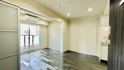 【居間・リビング】 | JESUS SQUAREなんば | ゆったりとした居間です