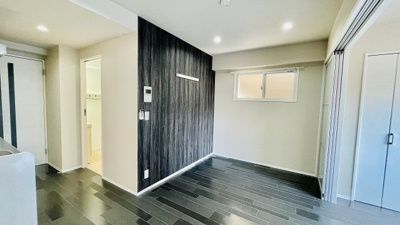 【内装】 | JESUS SQUAREなんば | 明るい室内です