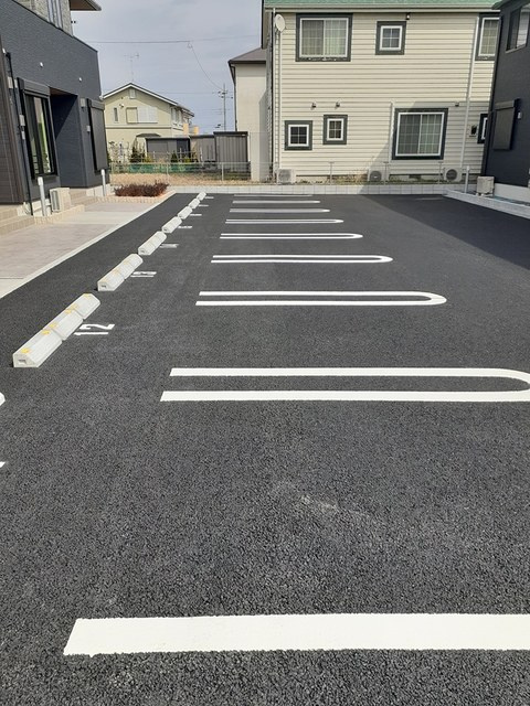 ローズグラスⅡの駐車場