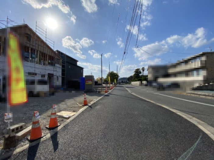 新築戸建　高取北1丁目（Ｄ／Ｄ）の前面道路含む現地写真