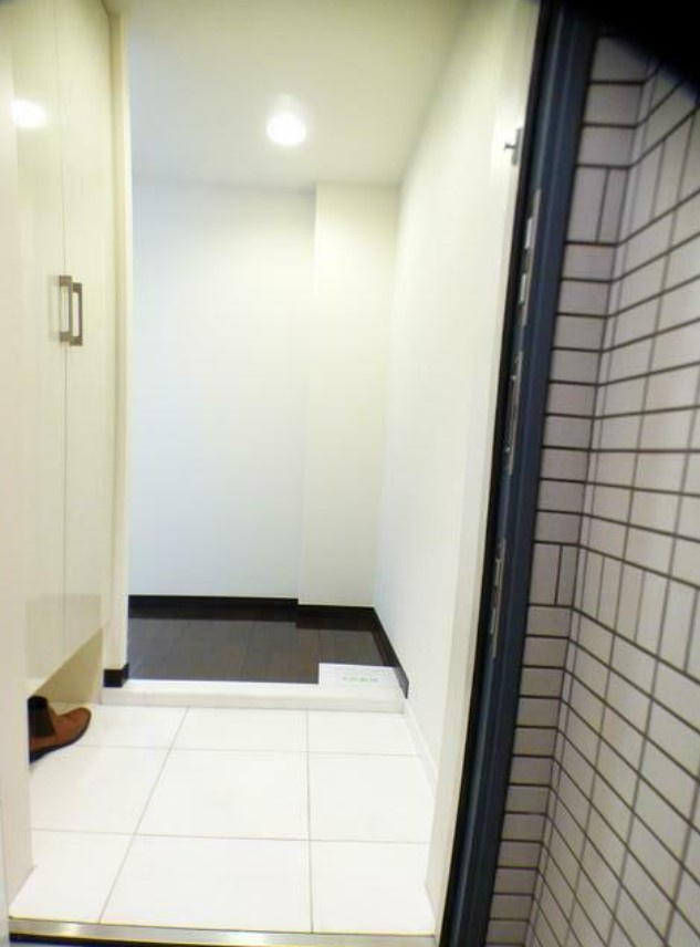 ドルチェ東京府中2番館の玄関