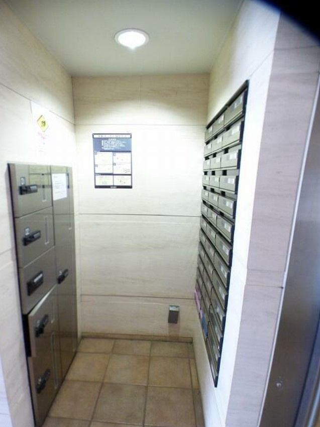 ドルチェ東京府中2番館のエントランス