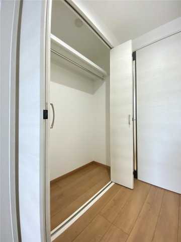 クロノス51新町VIの収納