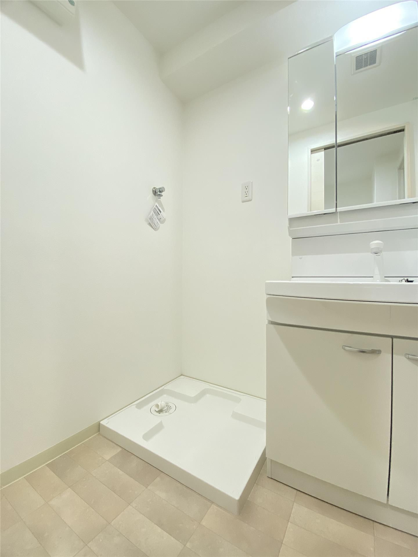 クロノス51新町VIの洗面所