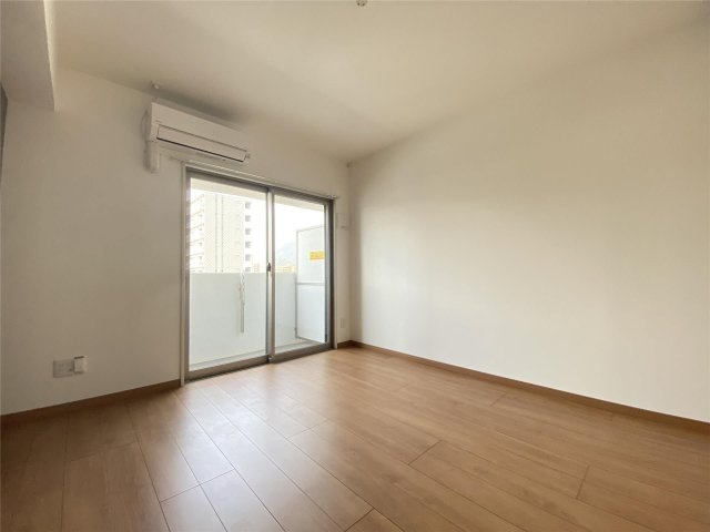 クロノス51新町VIの洋室