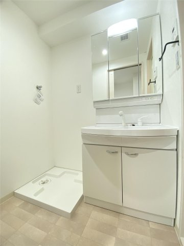 クロノス51新町VIの独立洗面台